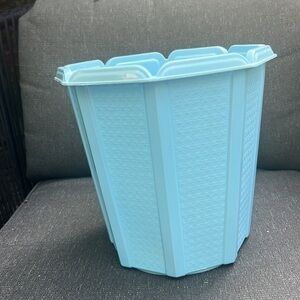 Vintage Rubbermaid Wastebasket Trash Can Blue #2945 Basket Weave Octagon 80's.